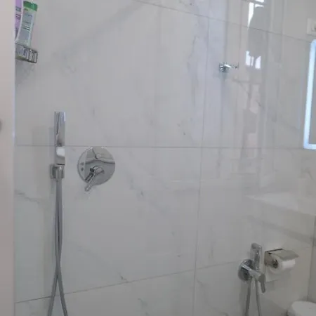 Kristi 02 Apartamento